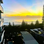 Burleigh Beach 1 Bed Top Location