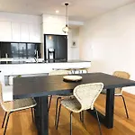 Burleigh Beach 1 Bed Top Location