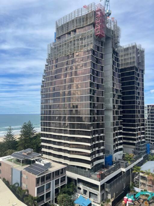 Apartment Burleigh 1 Bed Location *