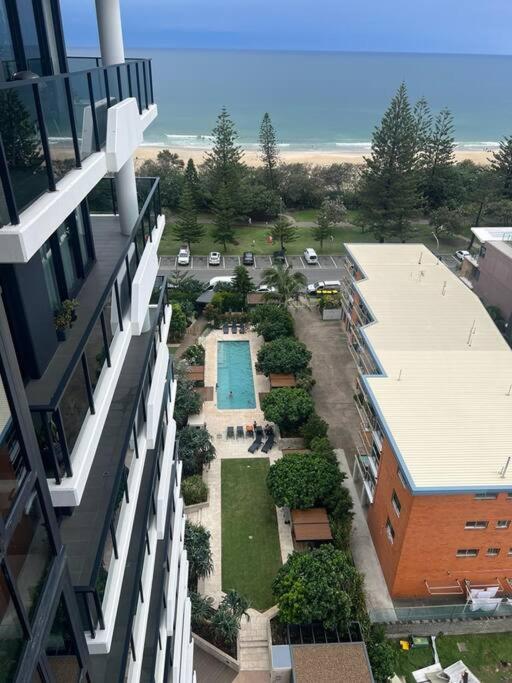 Burleigh 1 Bed Location *