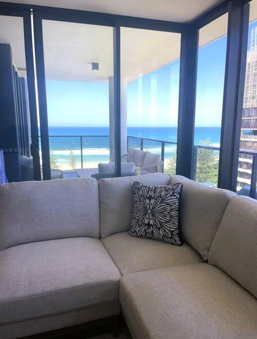 Apartment Burleigh 1 Bed Location *