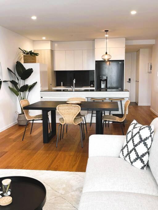 Burleigh 1 Bed Location Apartment Gold Coast