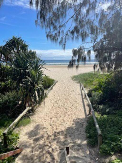 Apartment Burleigh 1 Bed Location Gold Coast